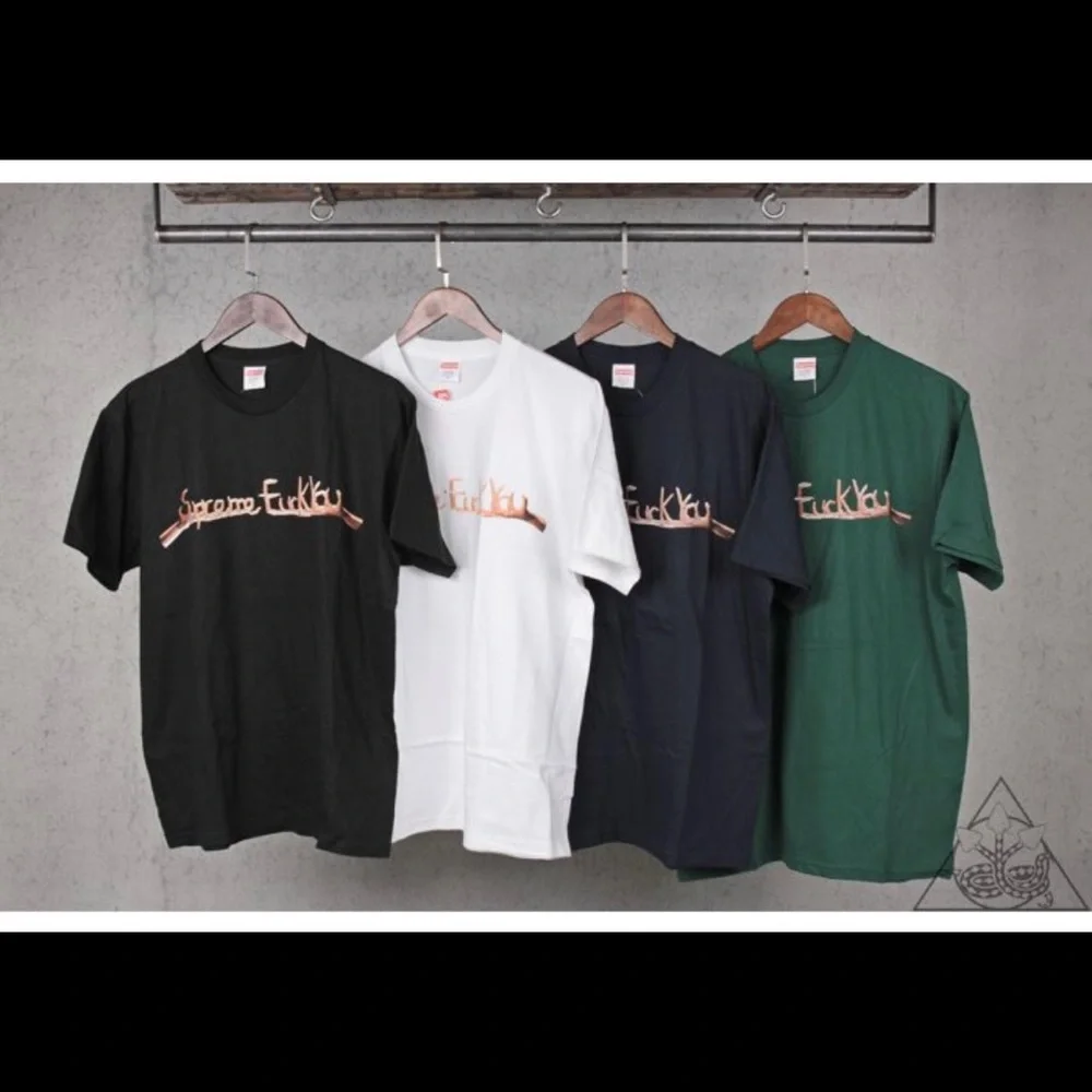 Supreme - Picture 3 of 3
